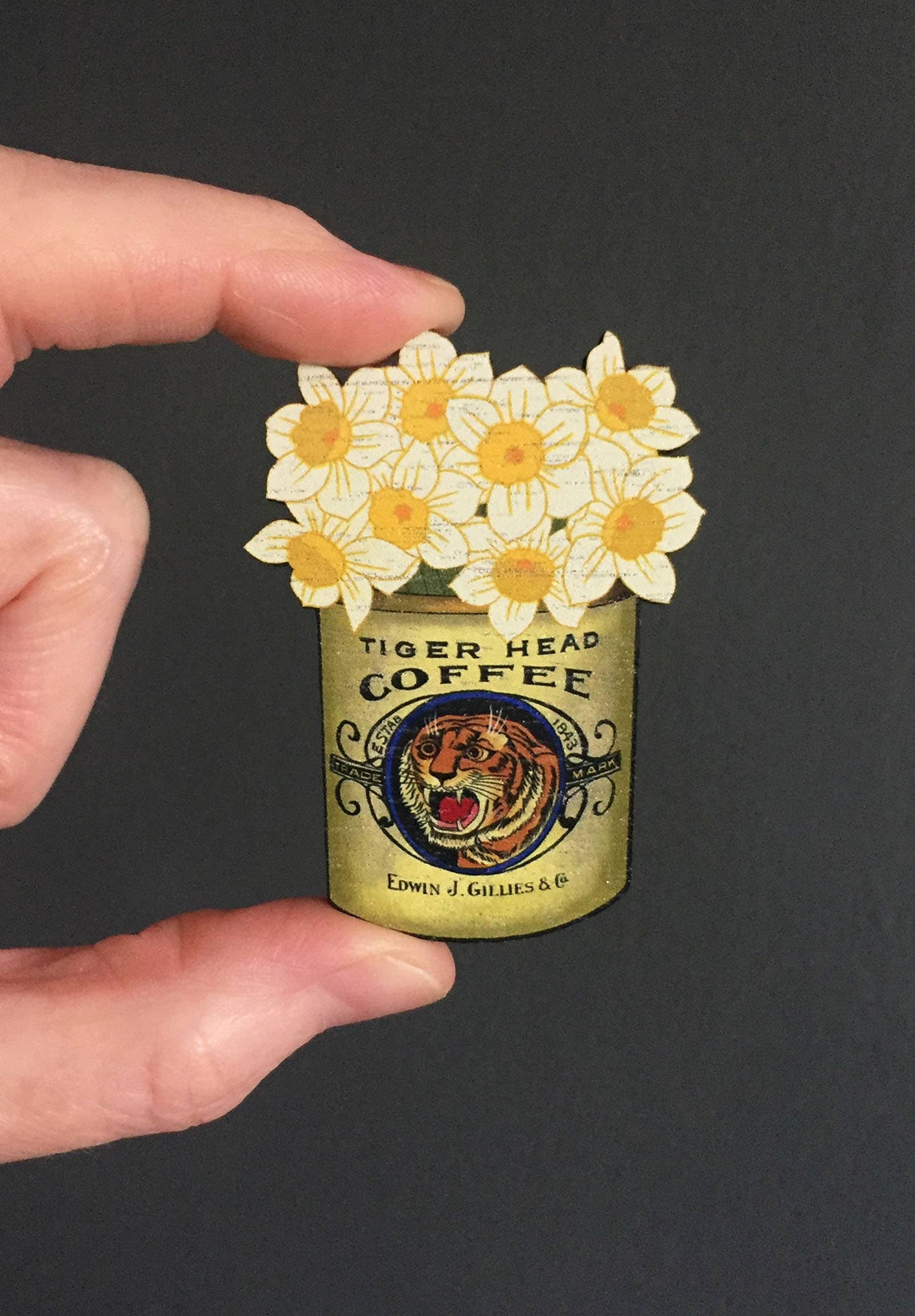 Vintage Flower Wooden Pin Badge-Daffodils