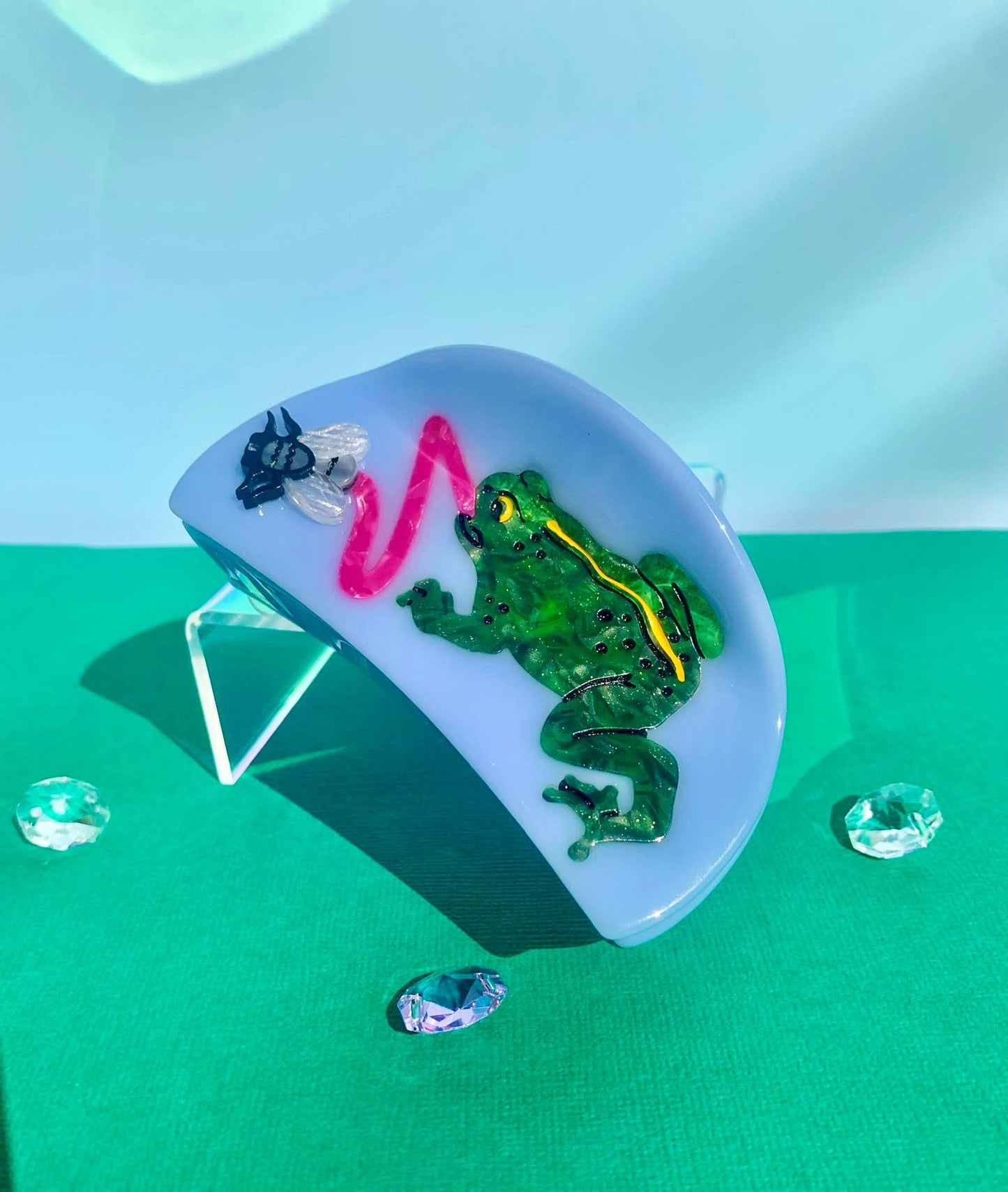 Frog and Fly Hair Claw