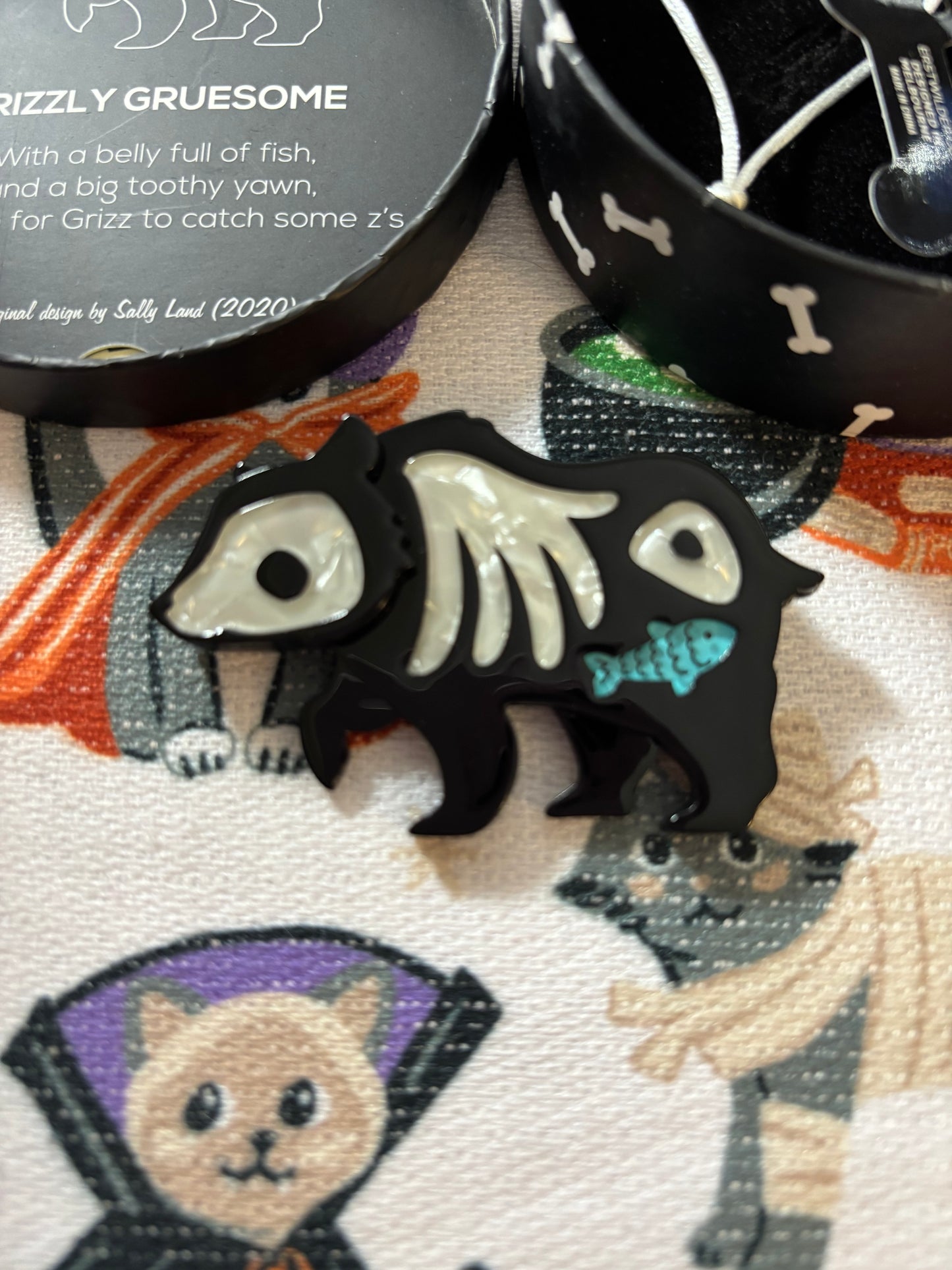 Pre Owned -  Grizzly Gruesome Brooch