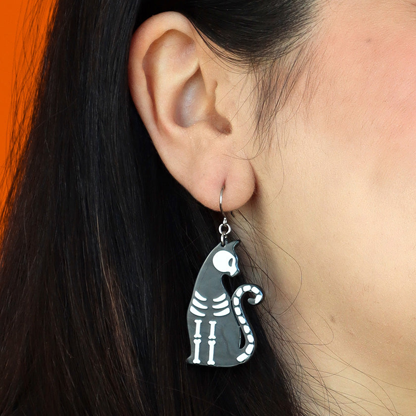 Bone Kitty Drop Earrings Black