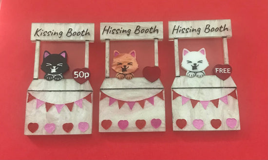 Kissing or Hissing Booth brooch