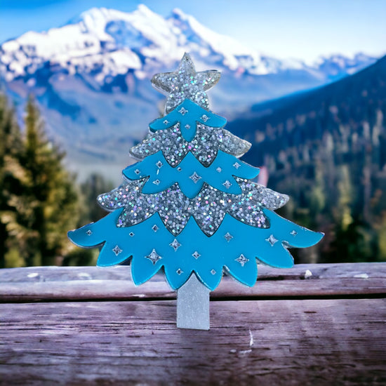 Load image into Gallery viewer, Christmas tree brooch
