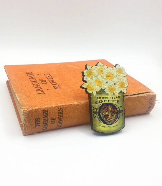 Vintage Flower Wooden Pin Badge-Daffodils